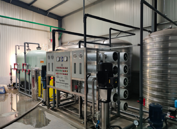 山東金屬8T雙級反滲透+變頻設備安裝調(diào)試完成