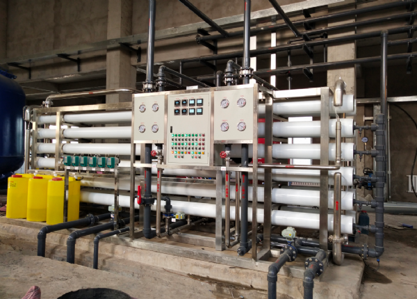 河南30T雙級反滲透+EDI設(shè)備安裝調(diào)試完成